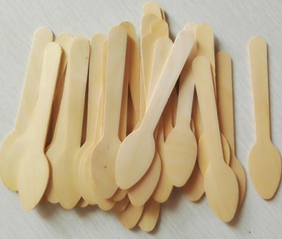 Wooden flat spoon